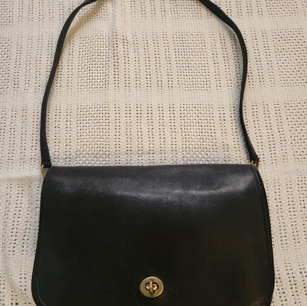 70S COACH VINTAGE PURSE 184-0233 BLACK LEATHER SHOULDER BAG w/ KEY FOB new york